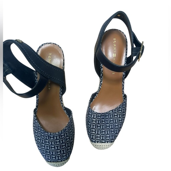 Tommy Hilfiger Women's Nilsa Sandal Blue Size 8 - Picture 4 of 5